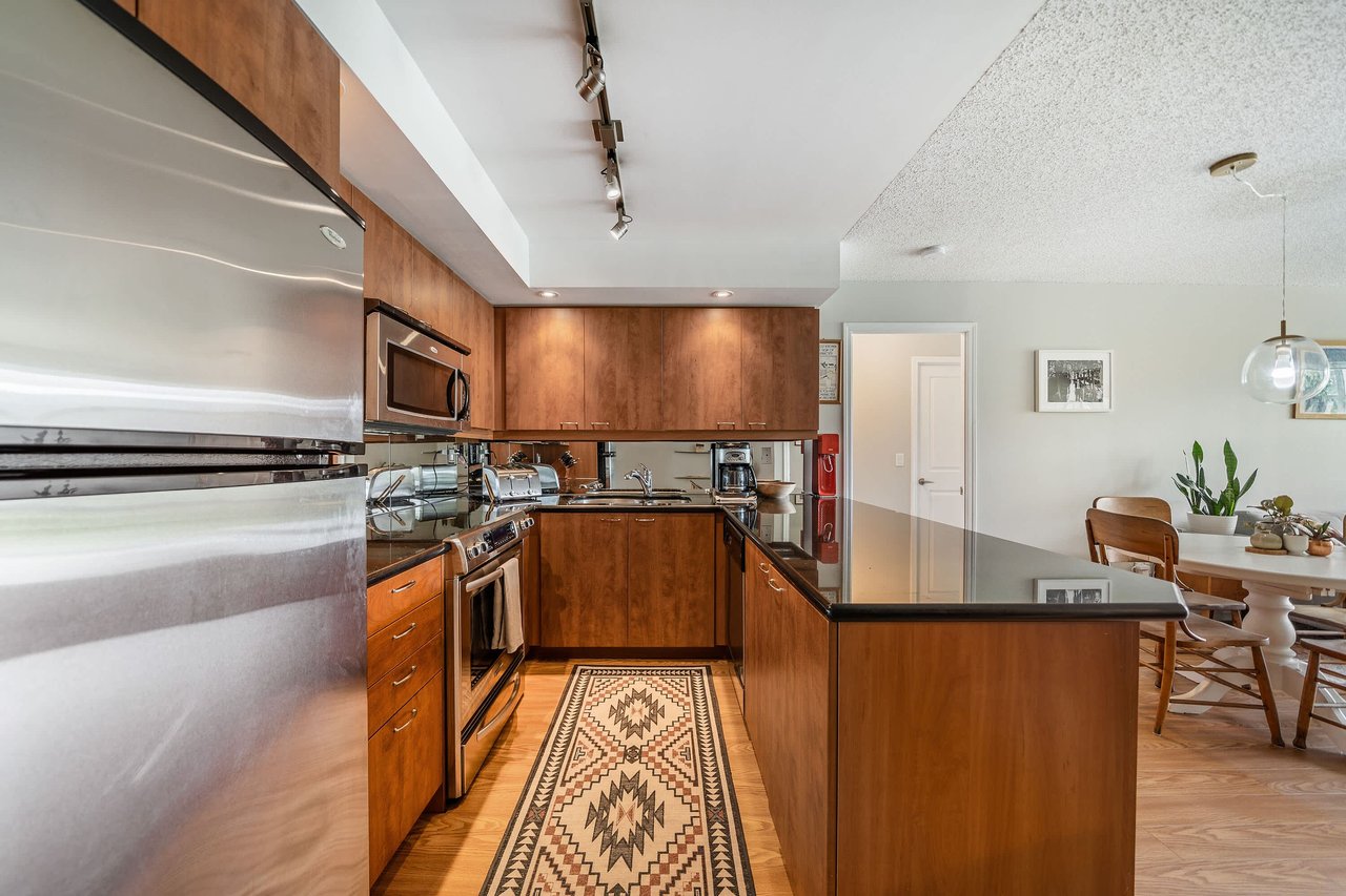 15 Stafford Street #401