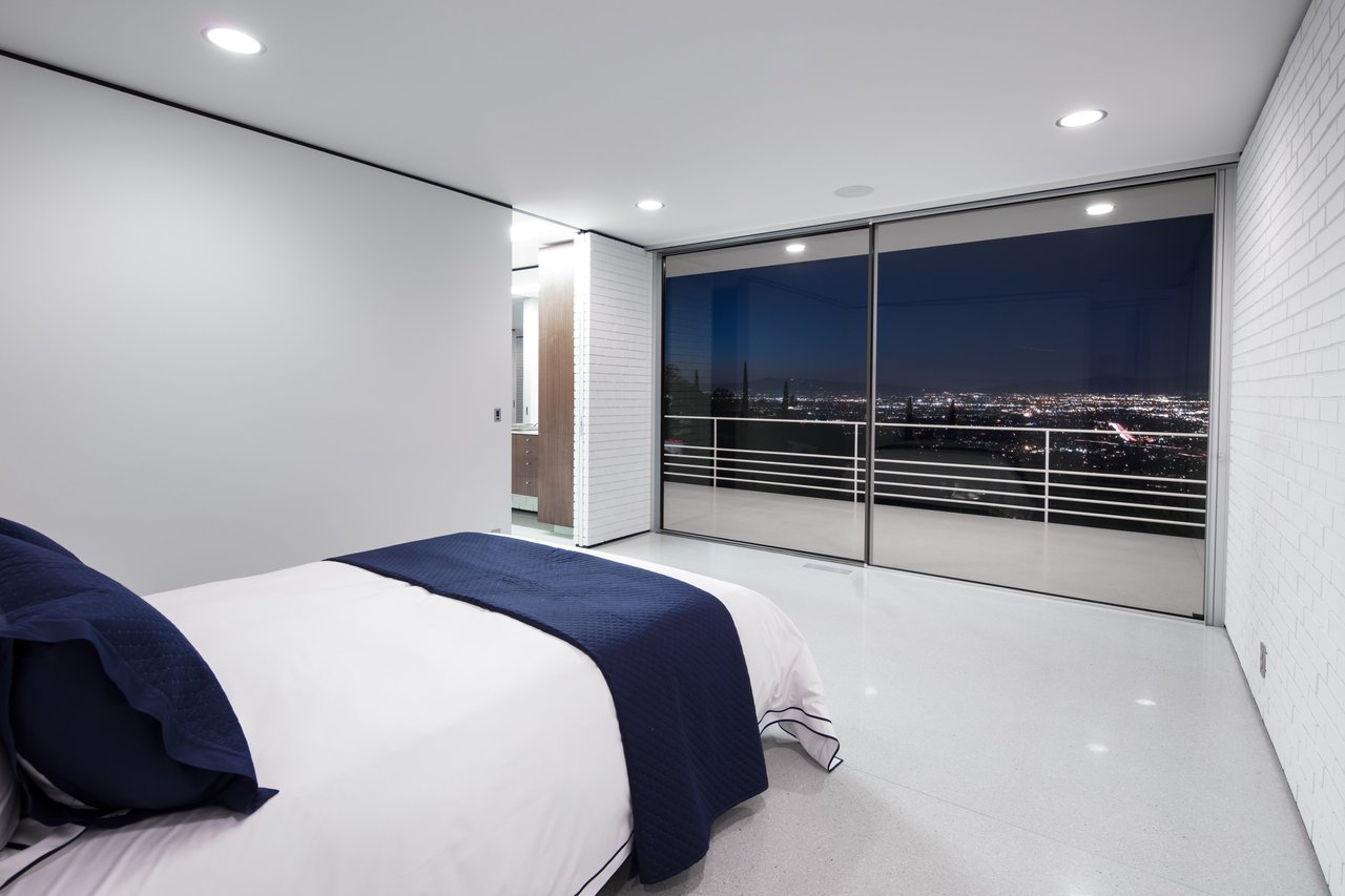 Contemporary Modern View Home