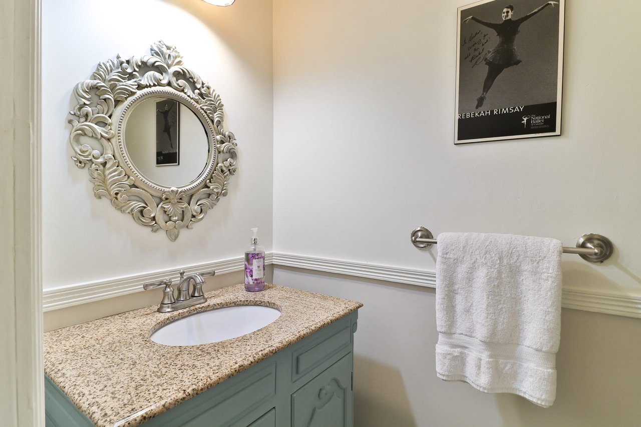 2200 Shardawn Mews