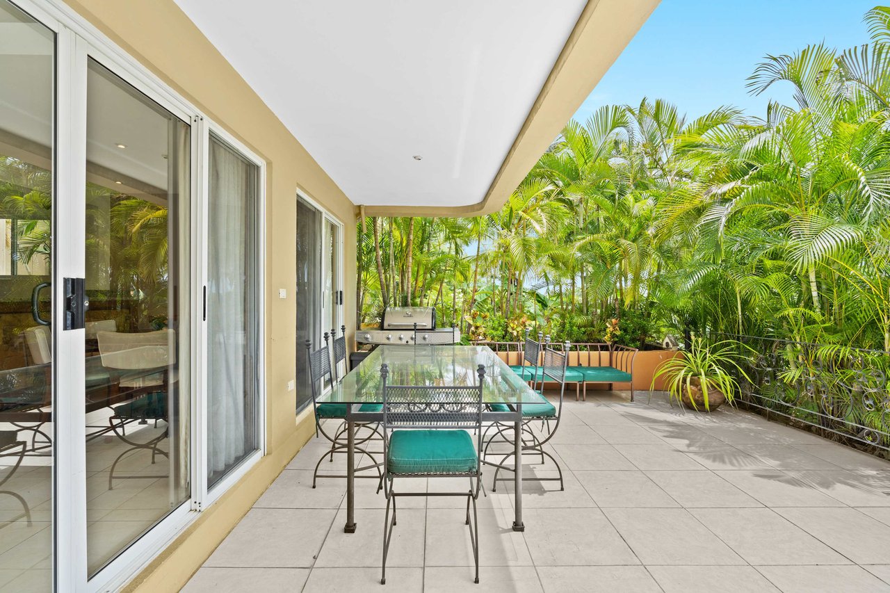 Maison Blanche | Exquisite condo in the exclusive gated community of Altos de Flamingo