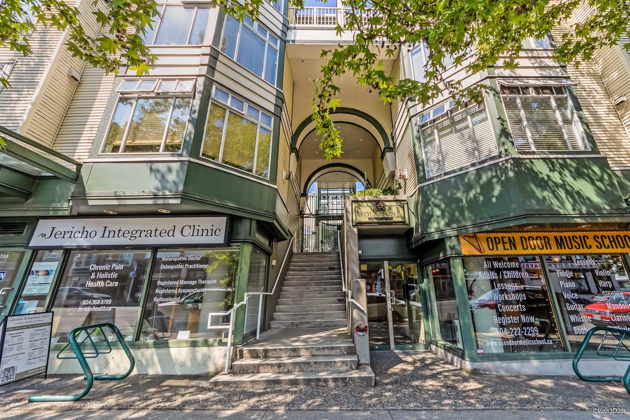 303-3727 W 10th Avenue, Vancouver