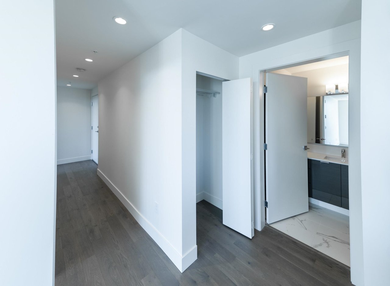 501-7777 Cambie St