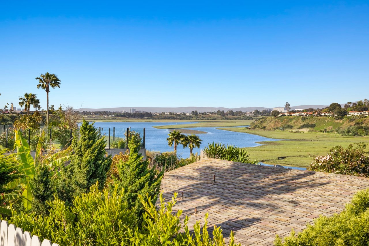 1600 Galaxy Drive