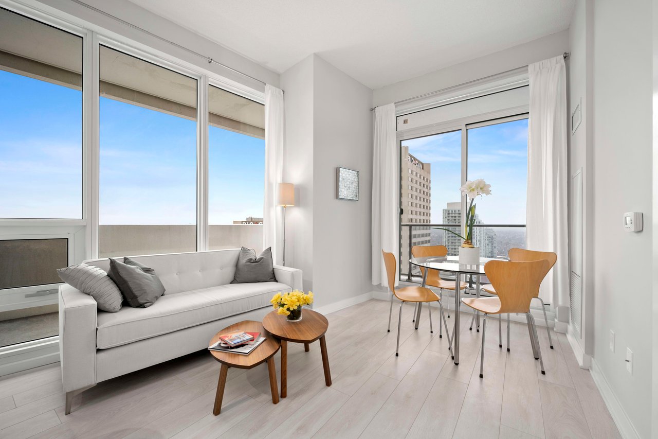 2221 Yonge Street Suite 2909