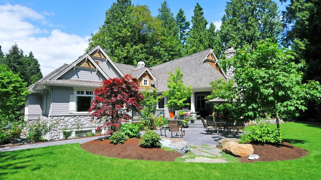 Cheap and Simple Front Yard Landscaping Ideas