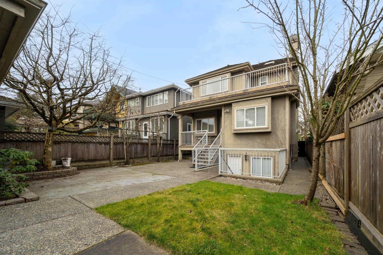 2716 W 42nd Ave