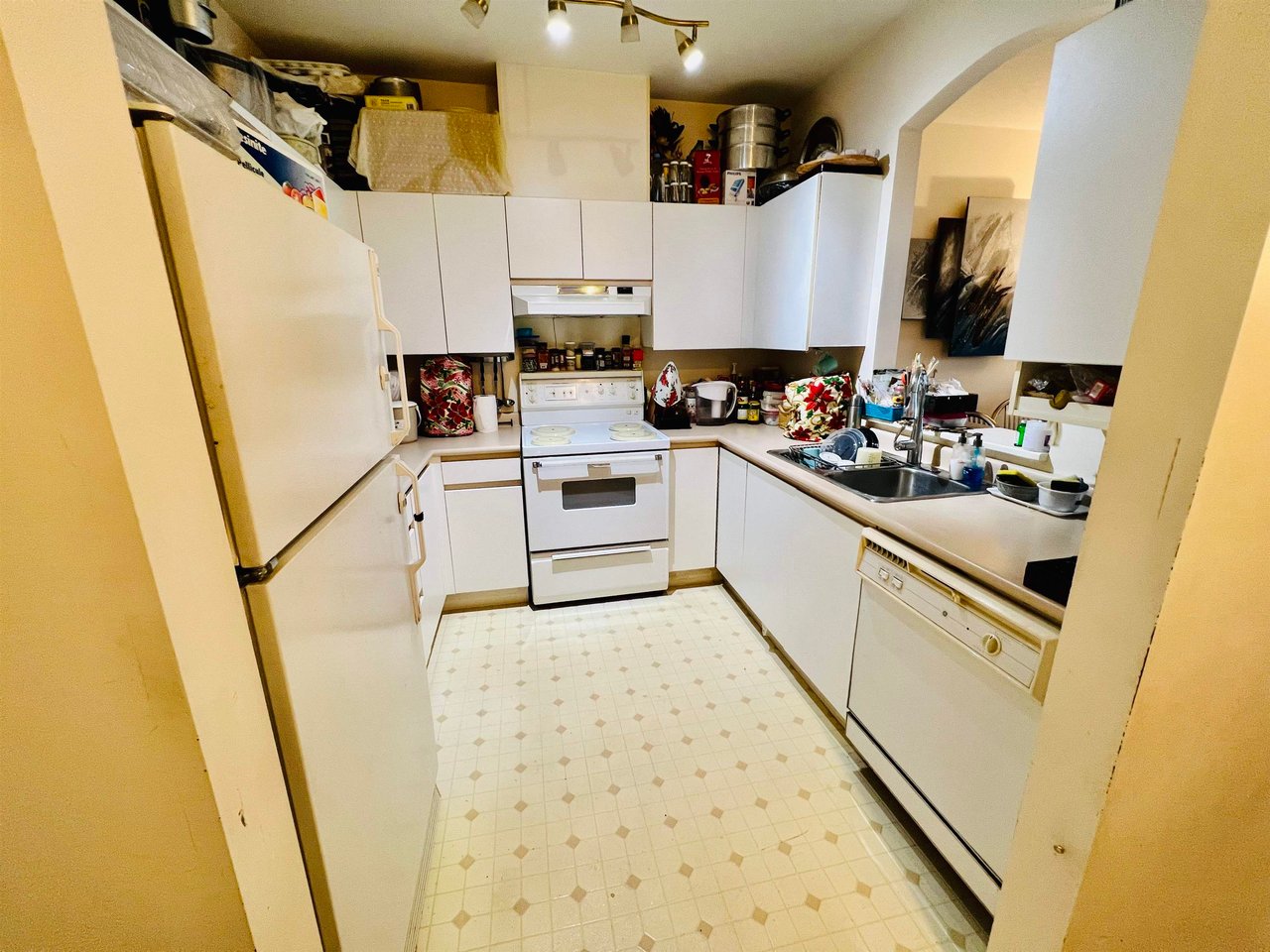 410-8220 Jones Rd