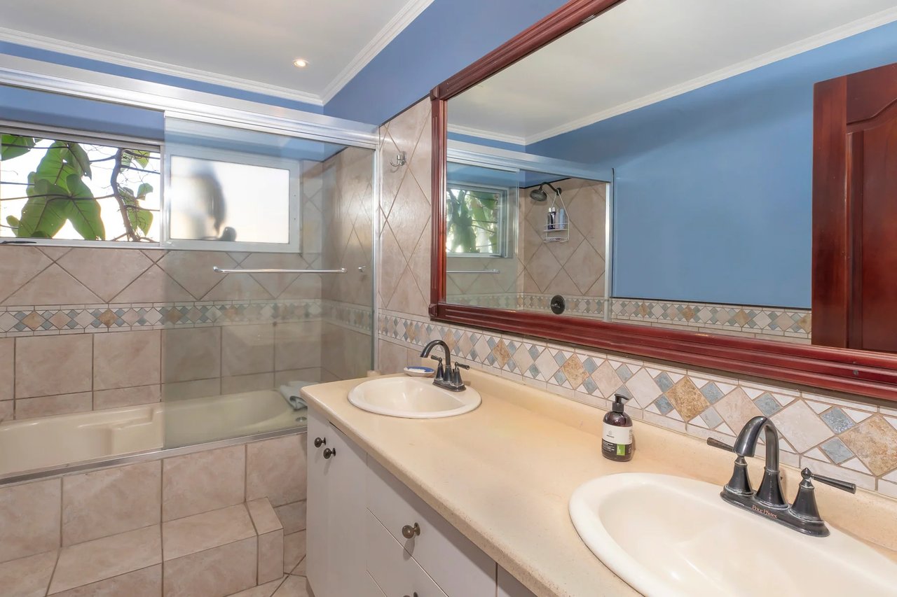 Private Pool Main Suite Residence, Santa Ana, San Jose