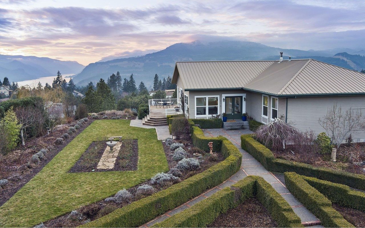 Julie Gilbert’s Complete Homebuying Guide for White Salmon, Washington