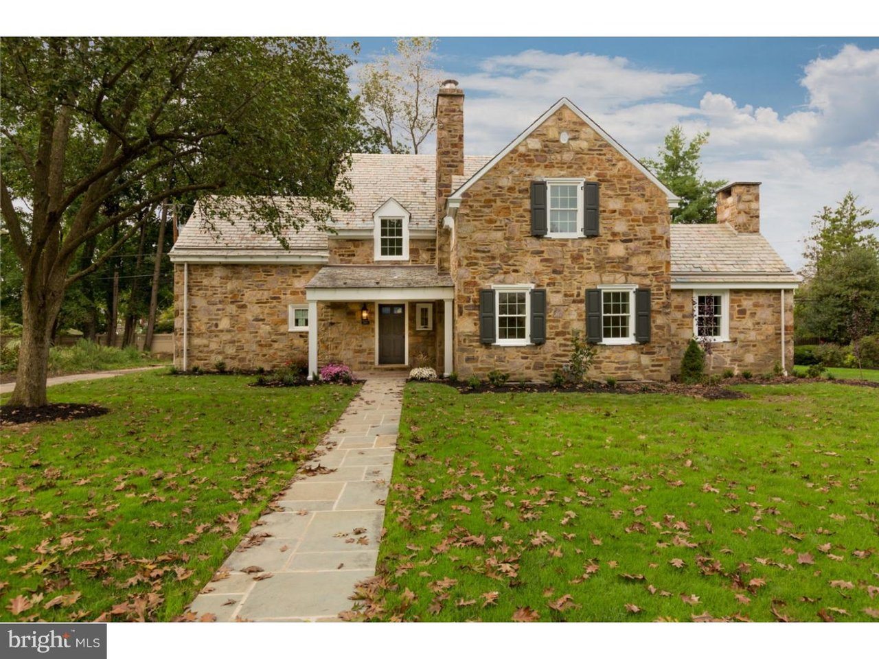 221 Winding Way