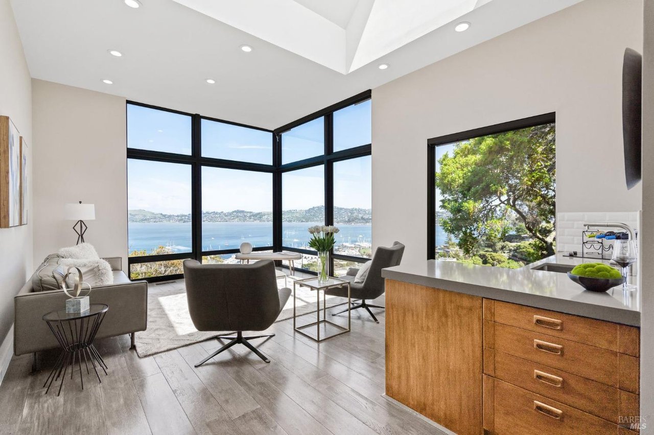 Discover Serenity and Luxury at 10 Laurel Ln, Sausalito