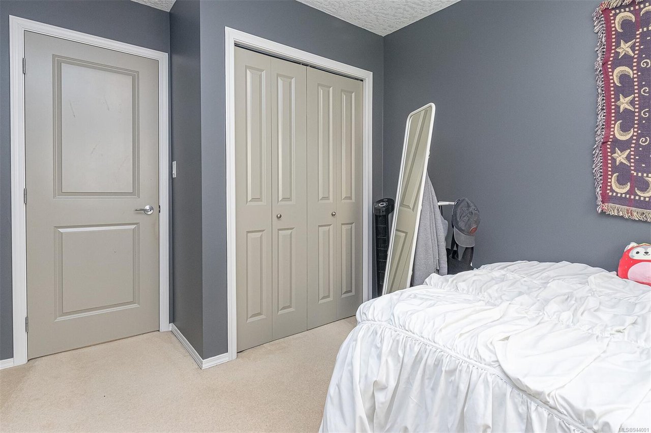 577 Kingsview Ridge