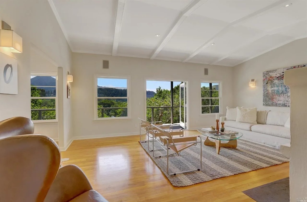 116 Winding Way