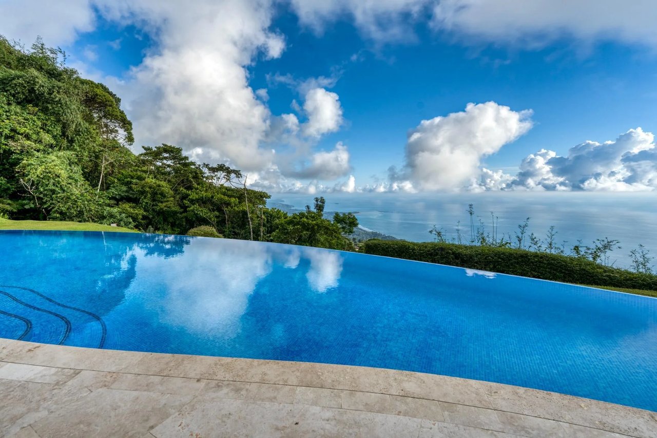 Solar Powered Luxury Home, Dominical, Puntarenas
