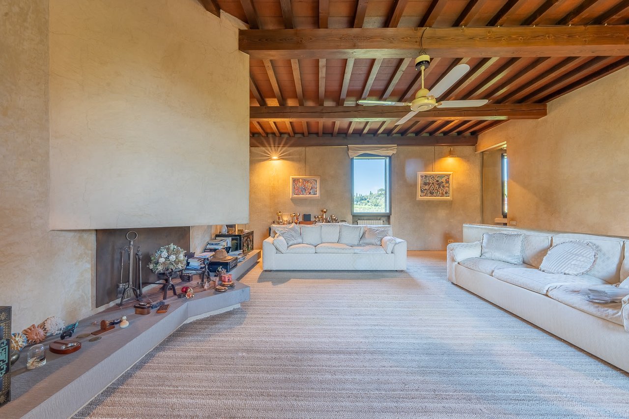 The Florentine Lady “Elegant property located near the center of Florence”