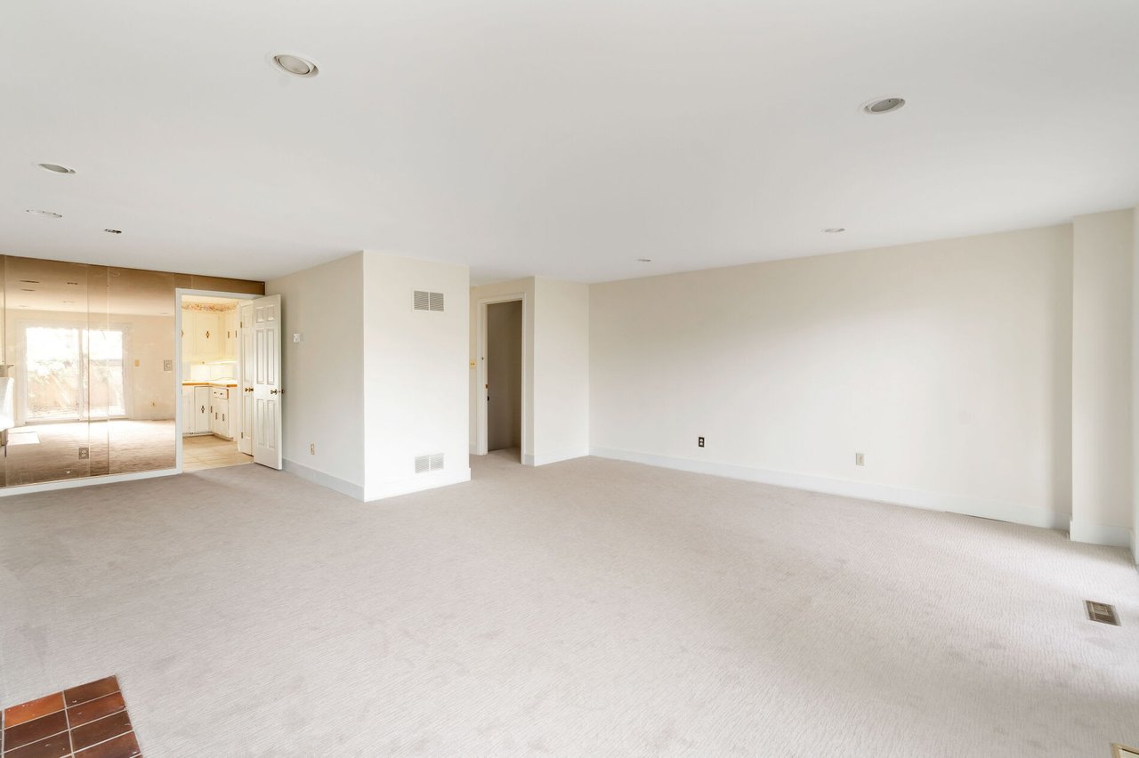 BAYVIEW VILLAGE TOWNHOME