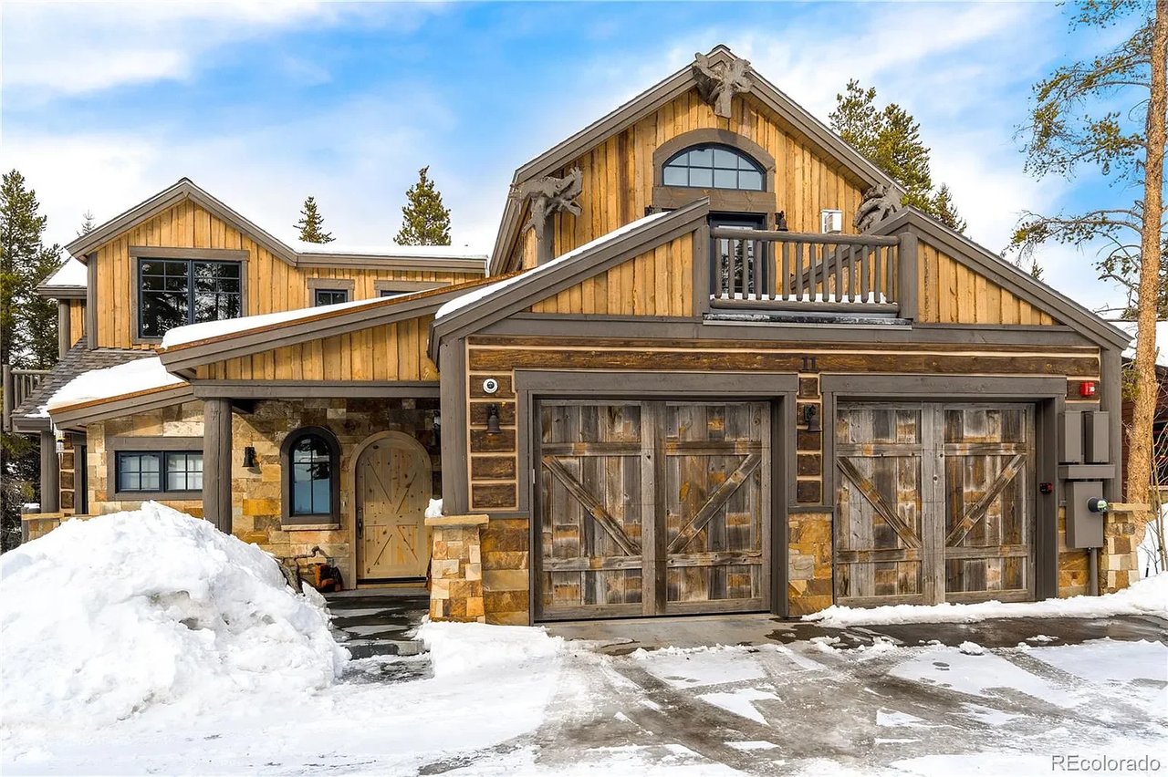 11 Riverwood Dr