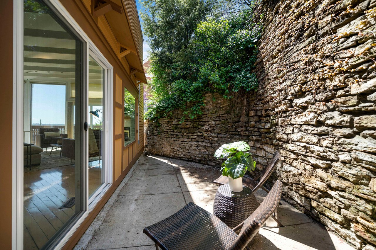 1041 SAINT GREGORY STREET #4