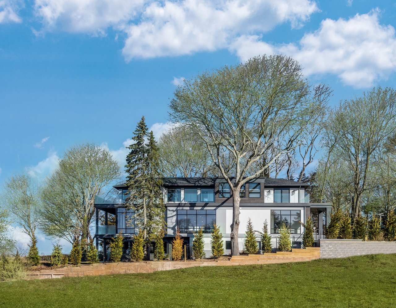 148 Redwood Rd