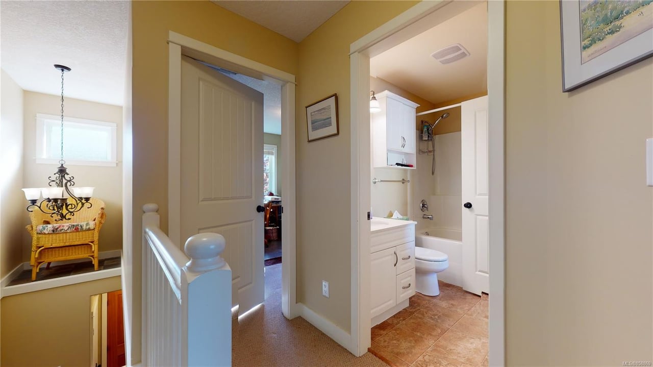 3-2529 Alexander St