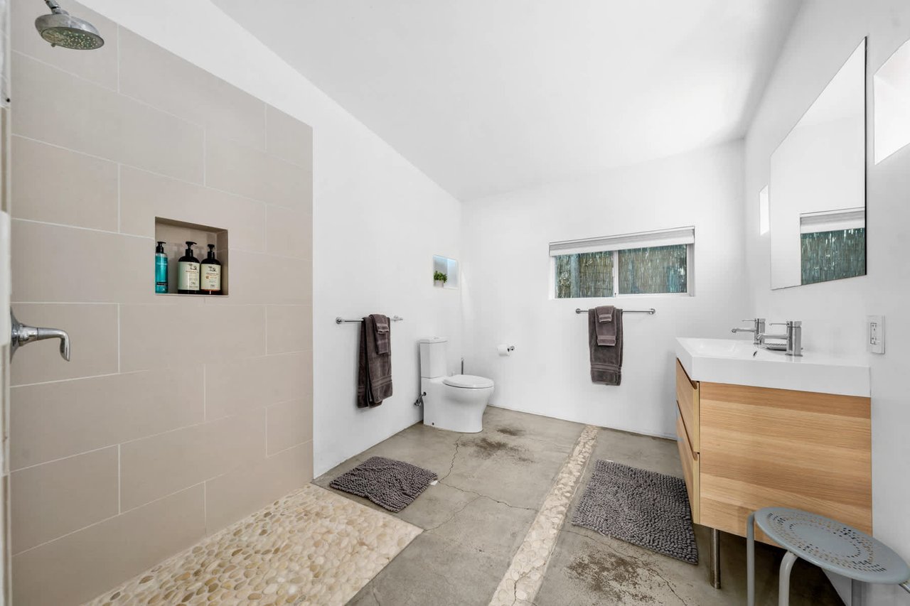 1518 Valley Drive, Topanga