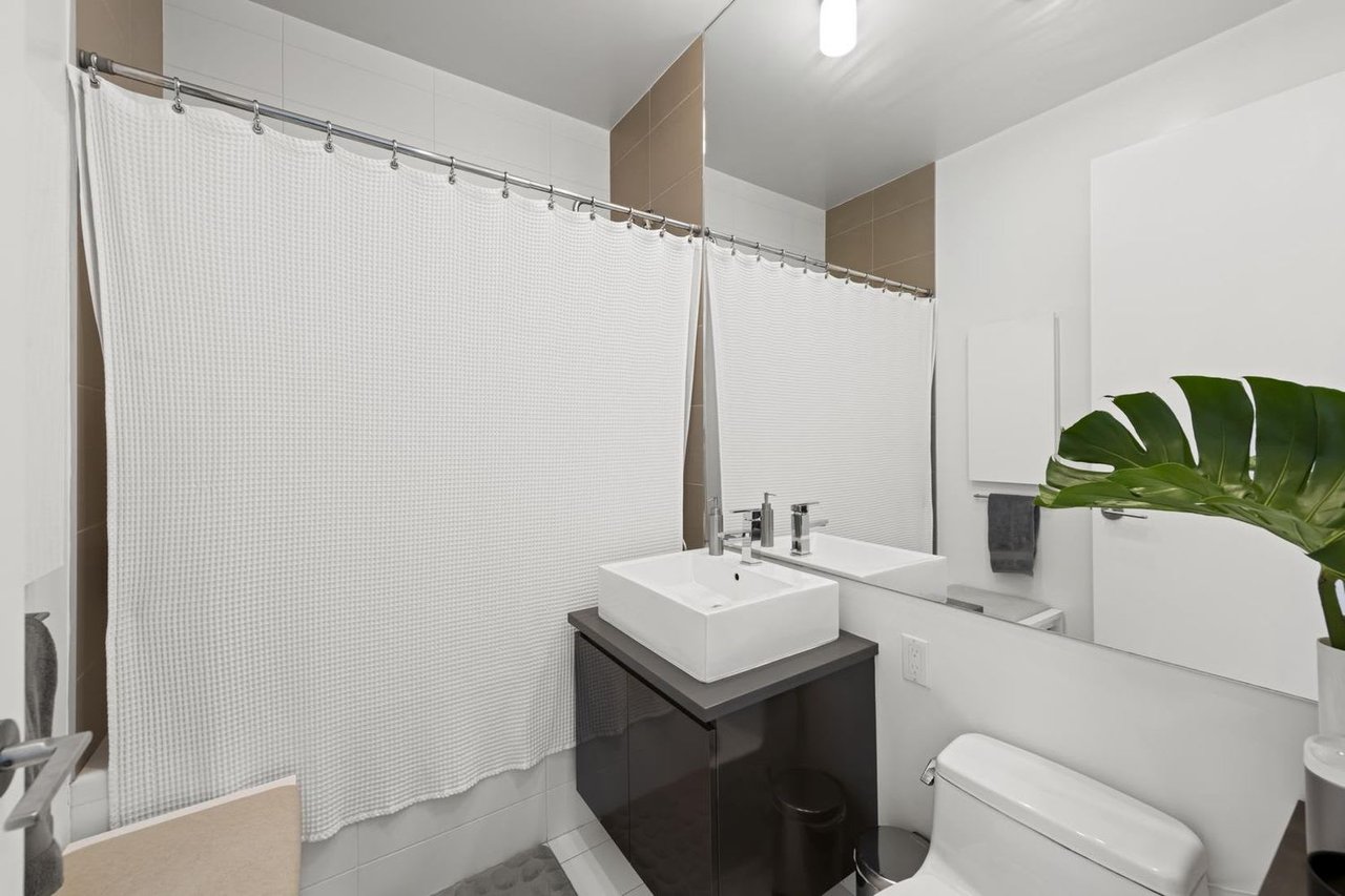 315 Gates Ave, # 6R