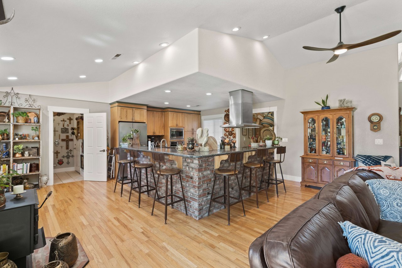 501 Shell Ln, Placerville