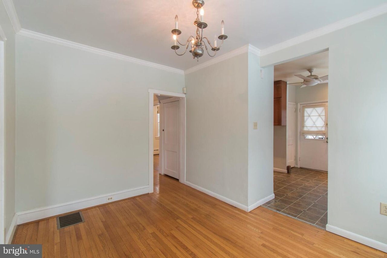 52 WEISS AVE