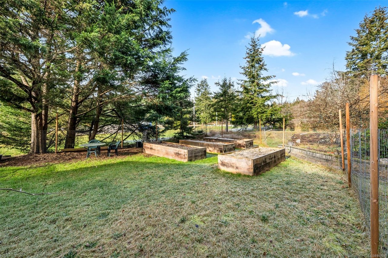 3398 Ridgeview Cres