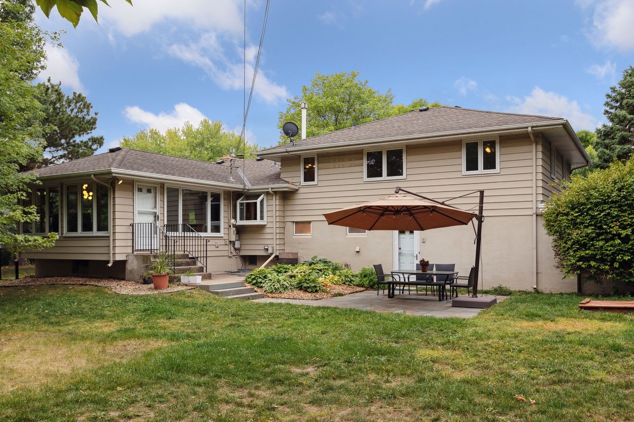 2460 Zealand Ave N, Golden Valley