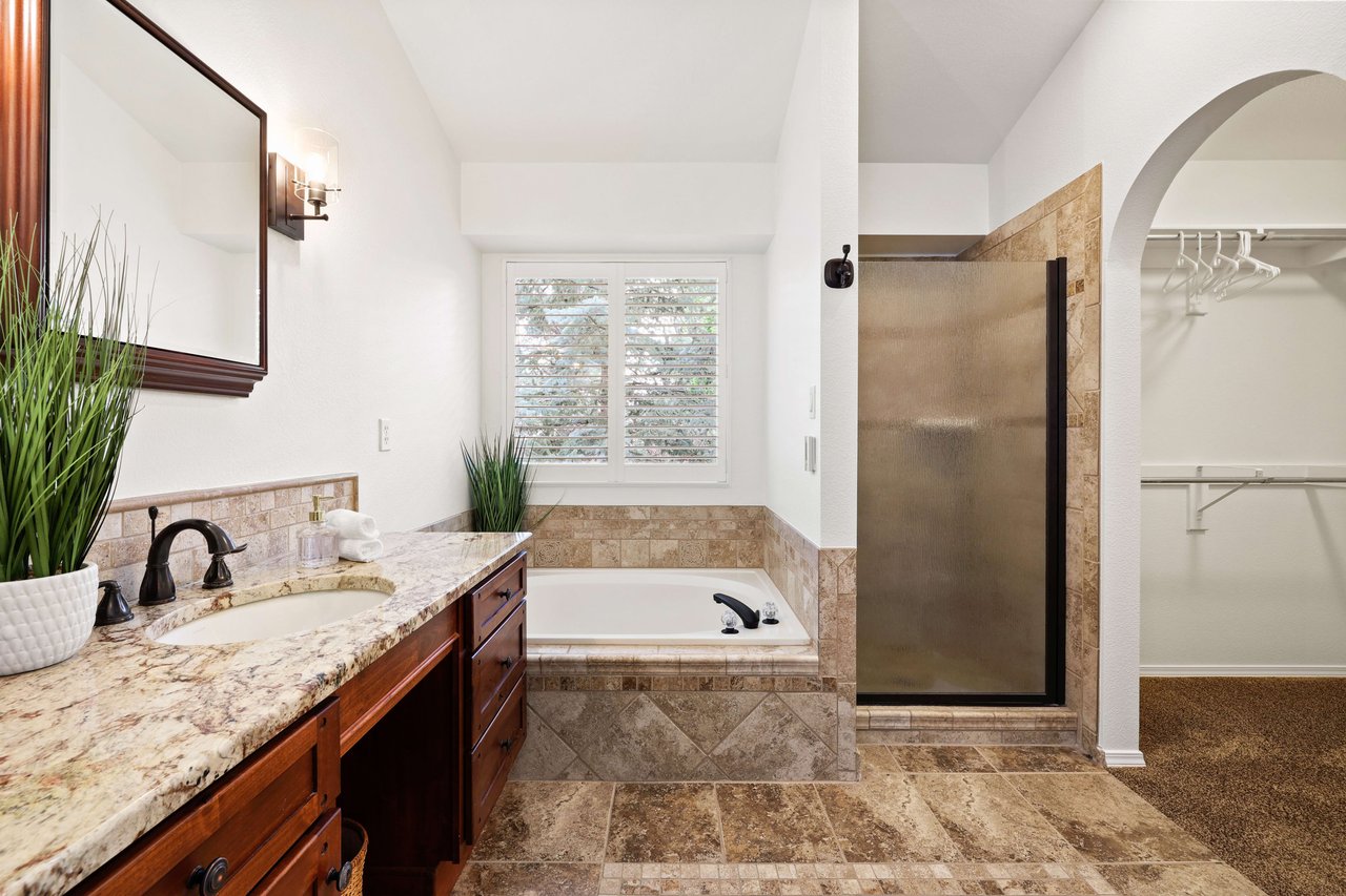 5423 Lions Gate Lane
