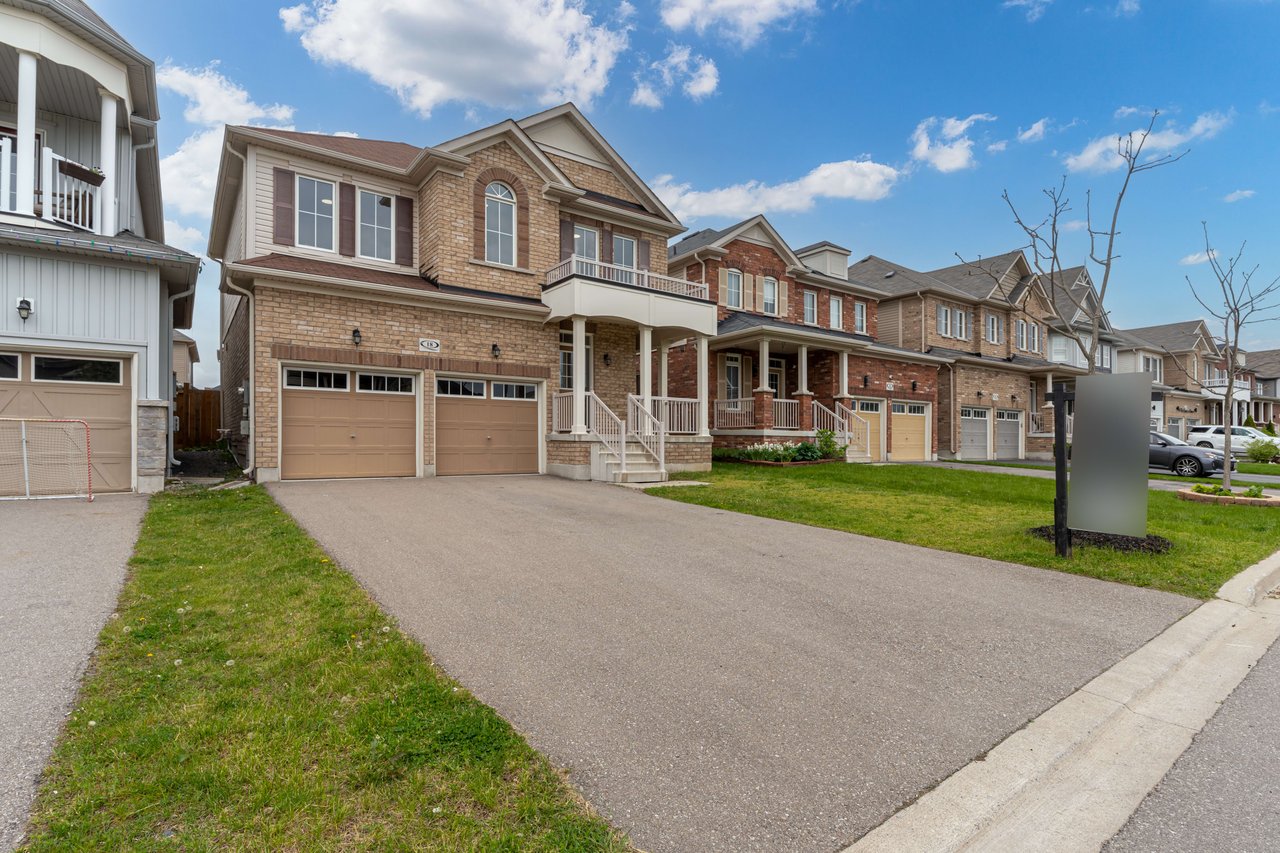 18 Fred Jackman Ave