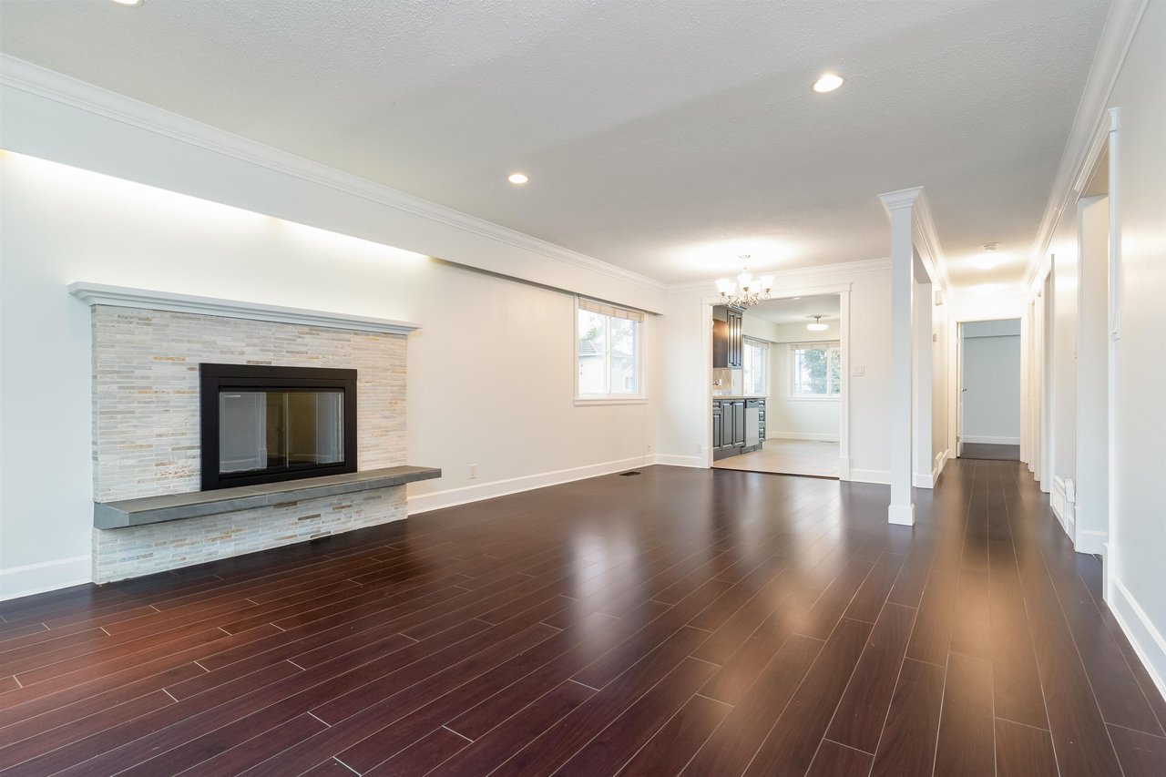 2019 E 45th Ave