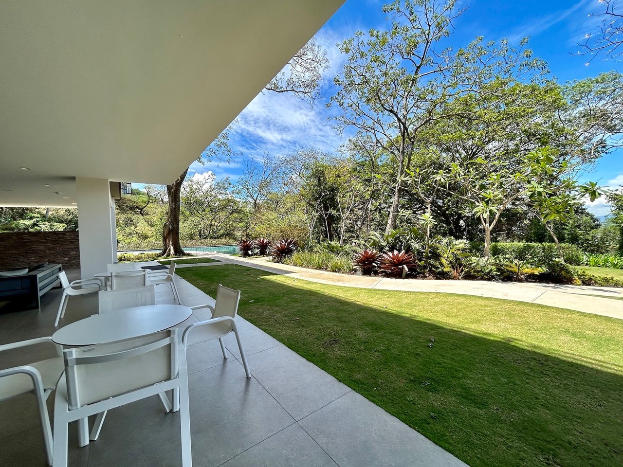 Customizable Mountain View Condo, Santa Ana, San Jose