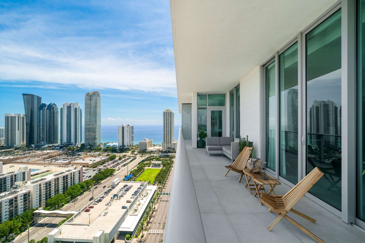 330 Sunny Isles Blvd, Unit 5TS01