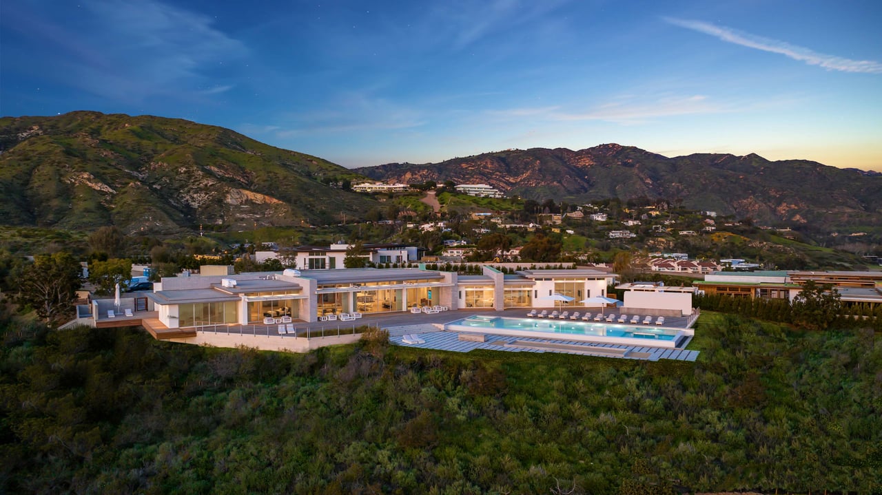 24186 Case Ct, Malibu