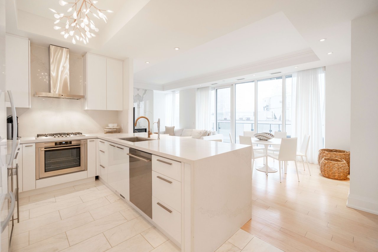88 Davenport Rd Unit: 1002