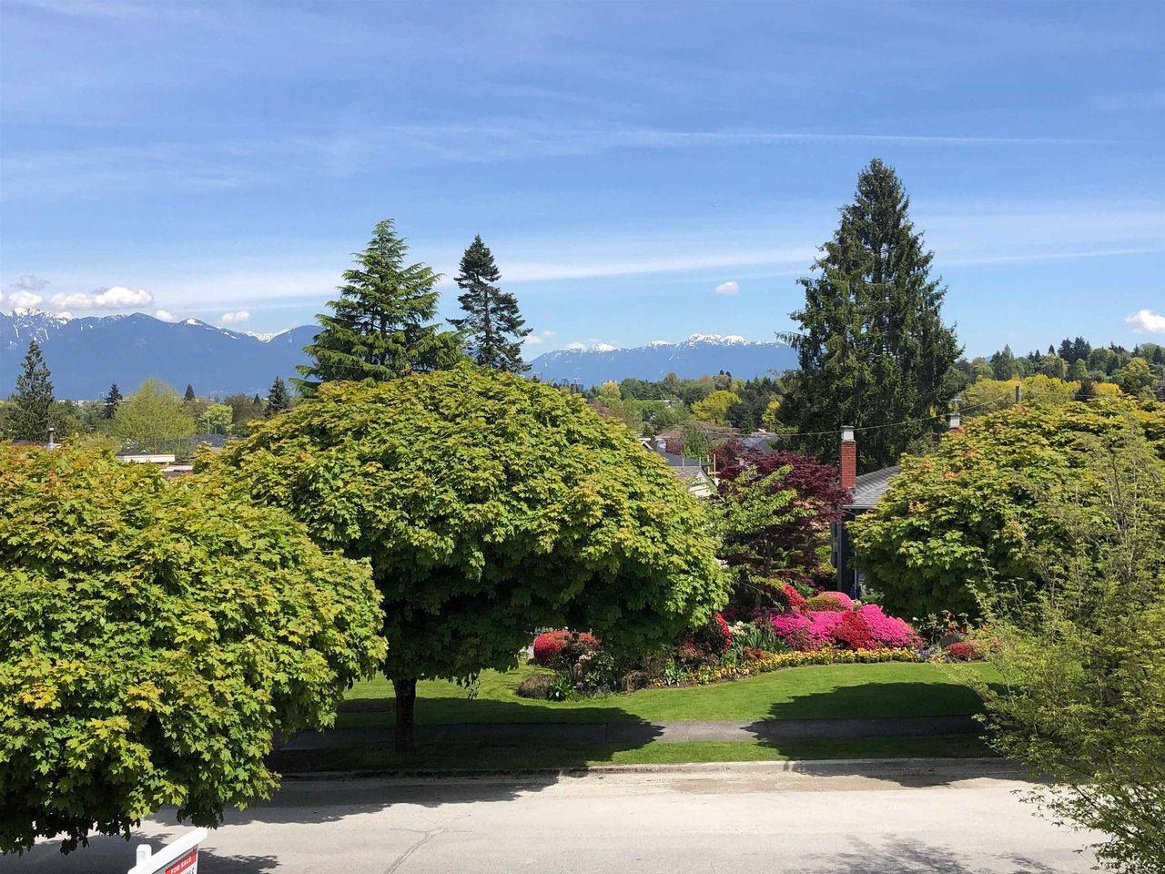 2638 Edgar Cres