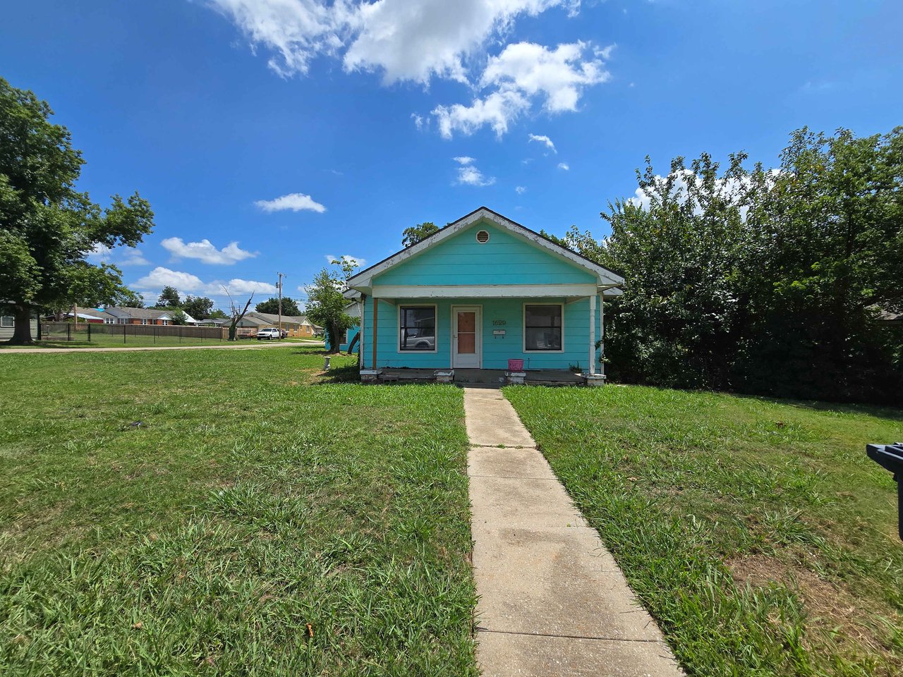 1629 N Louisa