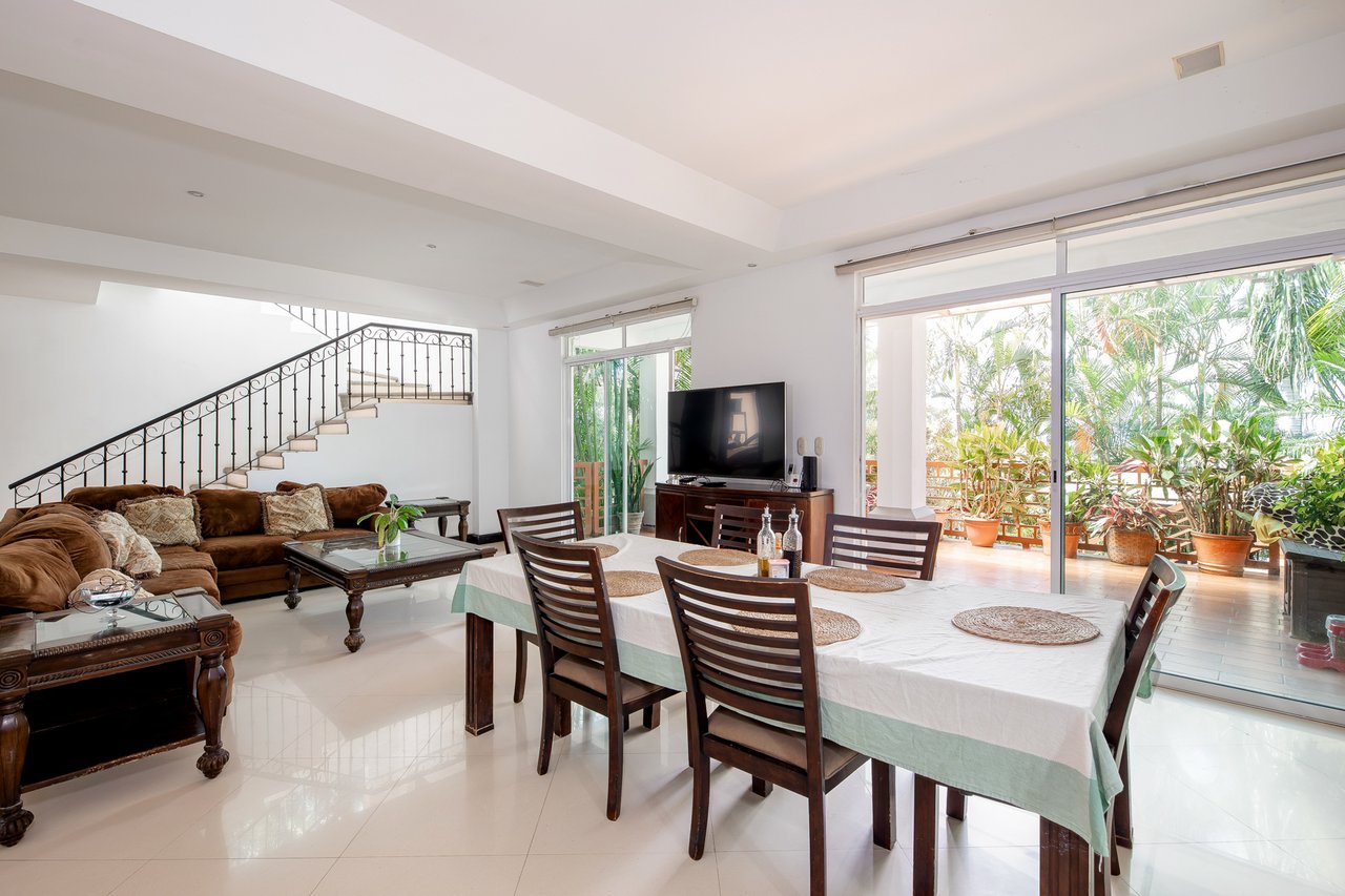 Panoramic Pool View Residence, Escazu, San Jose
