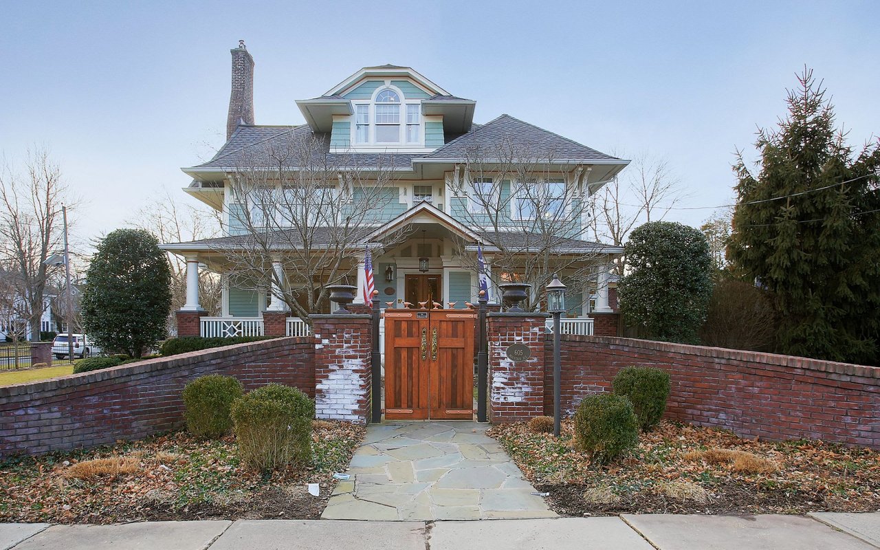605 Mountain Ave