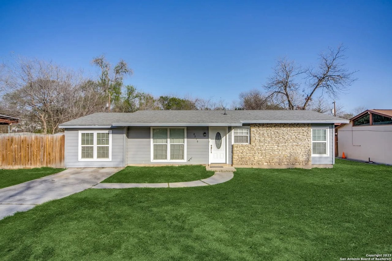 8219 Bentwood