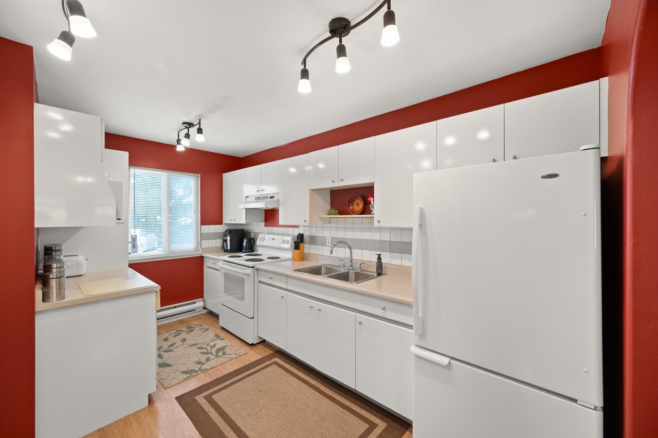 24-2830 W Bourquin Cres