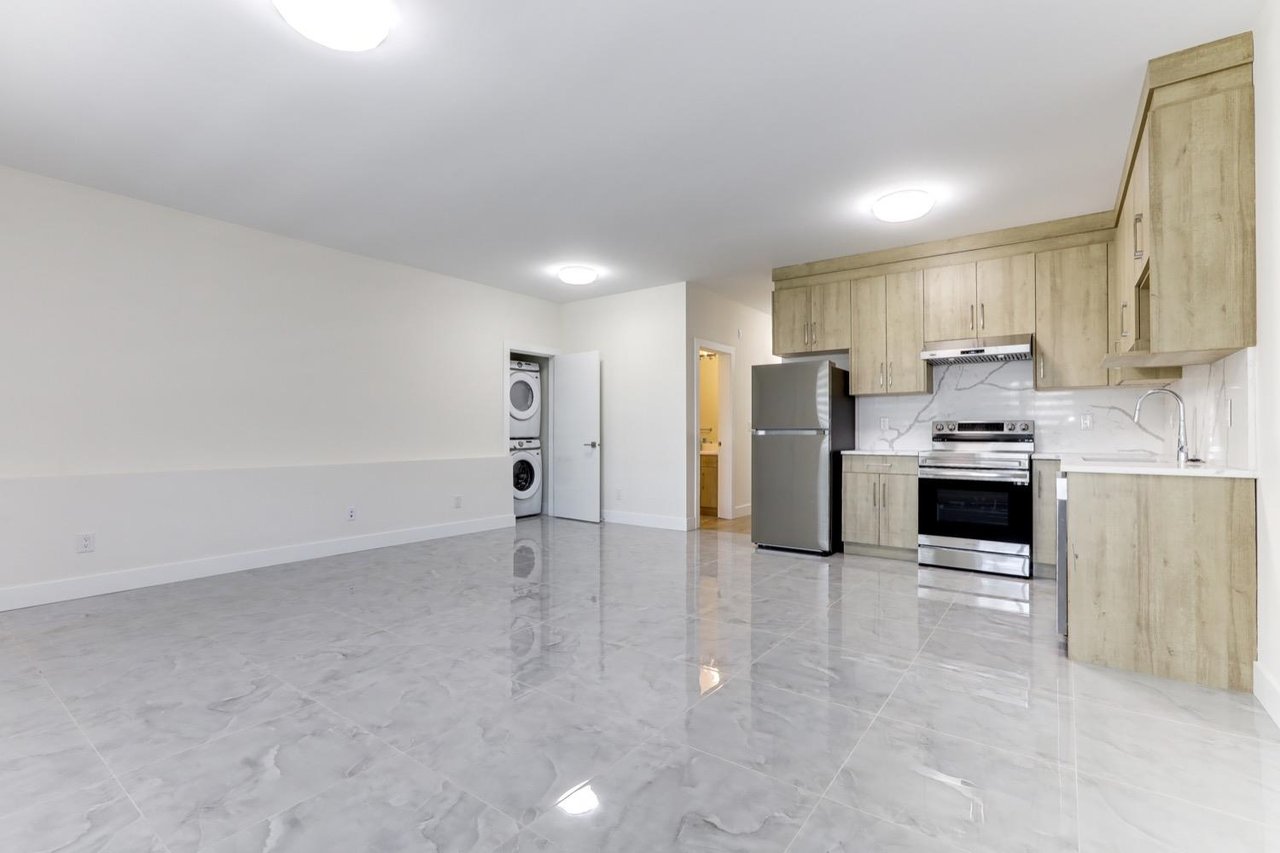 3504 Highland Dr