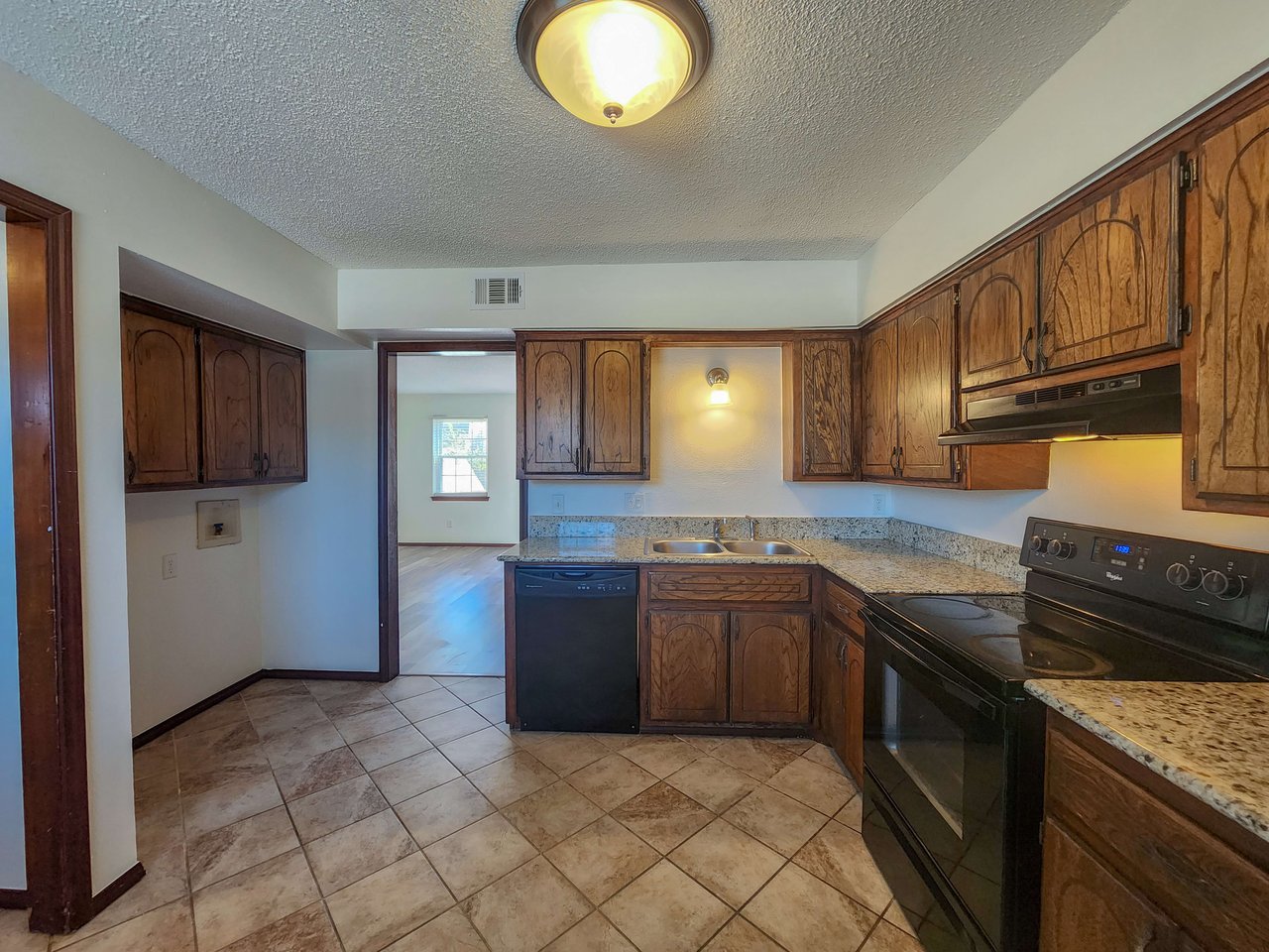 3901 N Kickapoo Unit 33