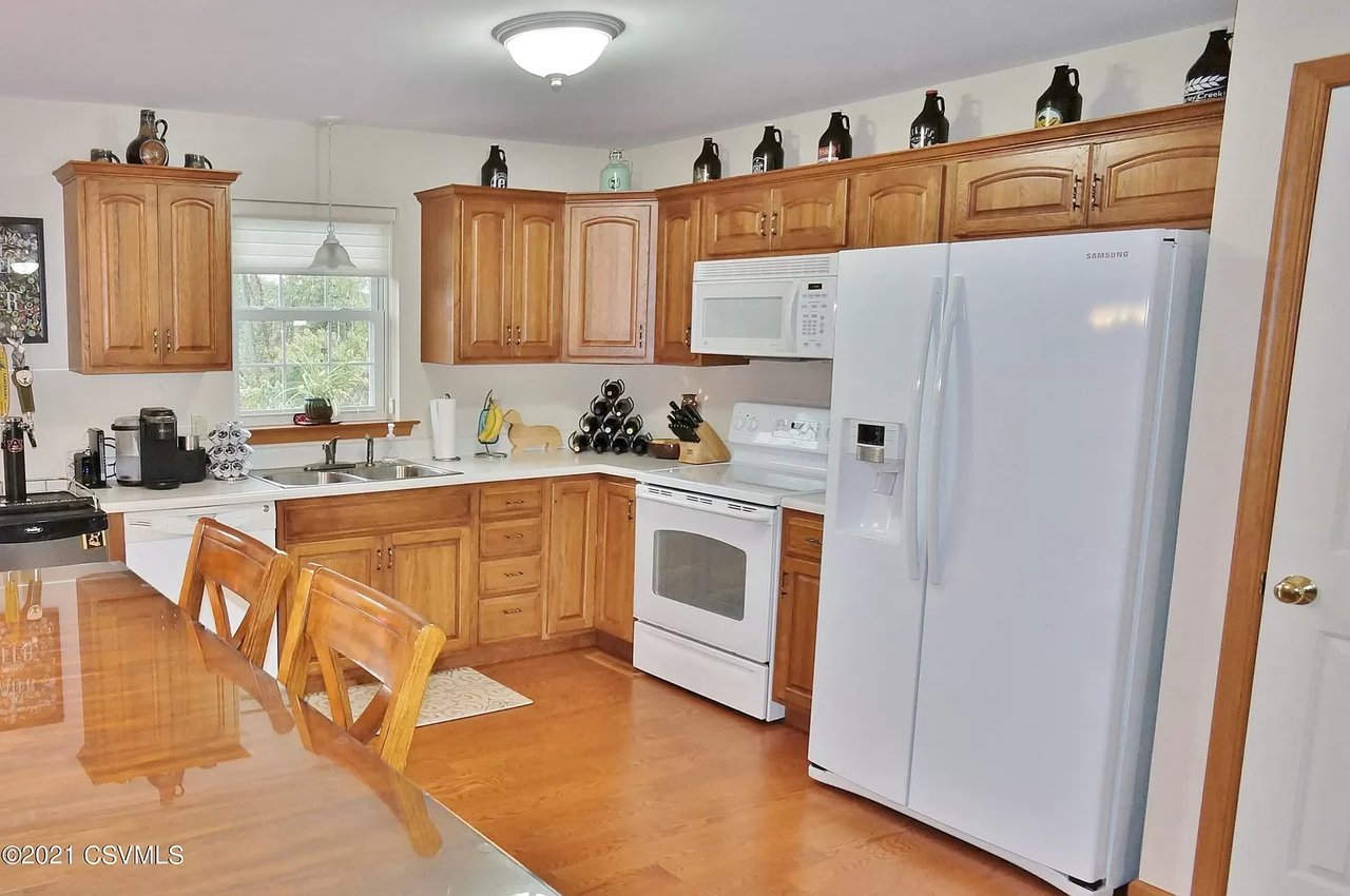 128 Darlene Ct