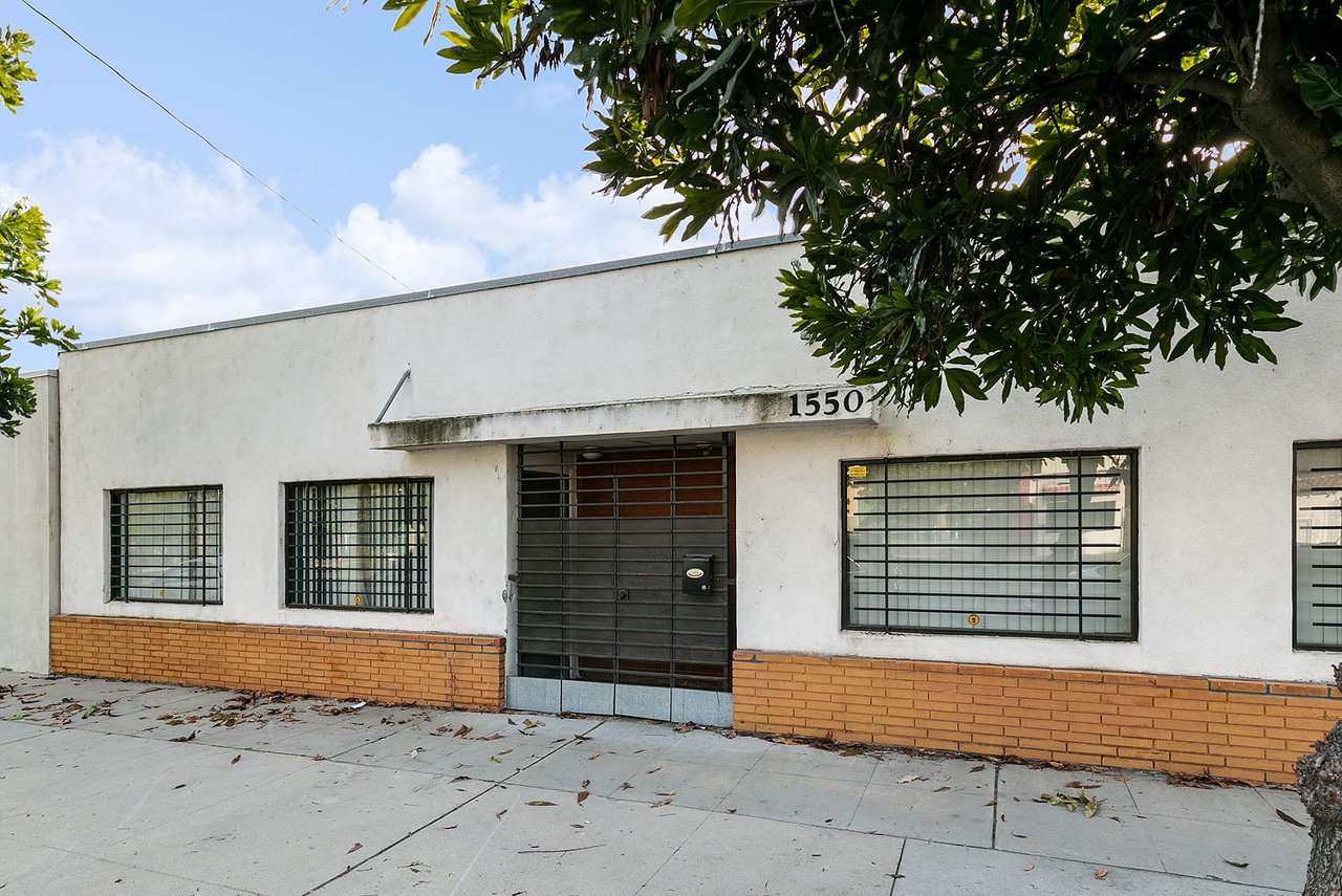 1550 Victory Blvd.
