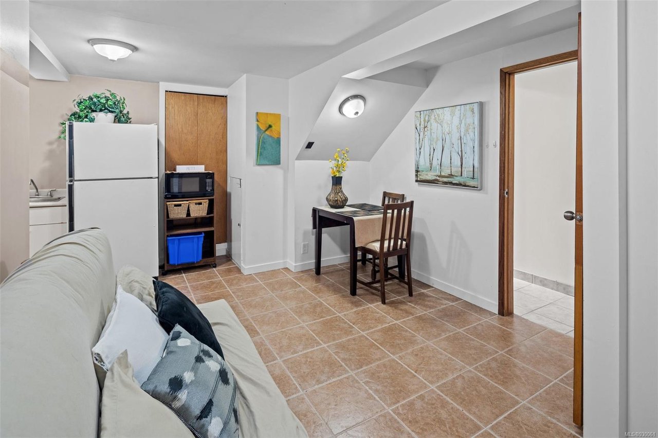 69-3987 Gordon Head Rd