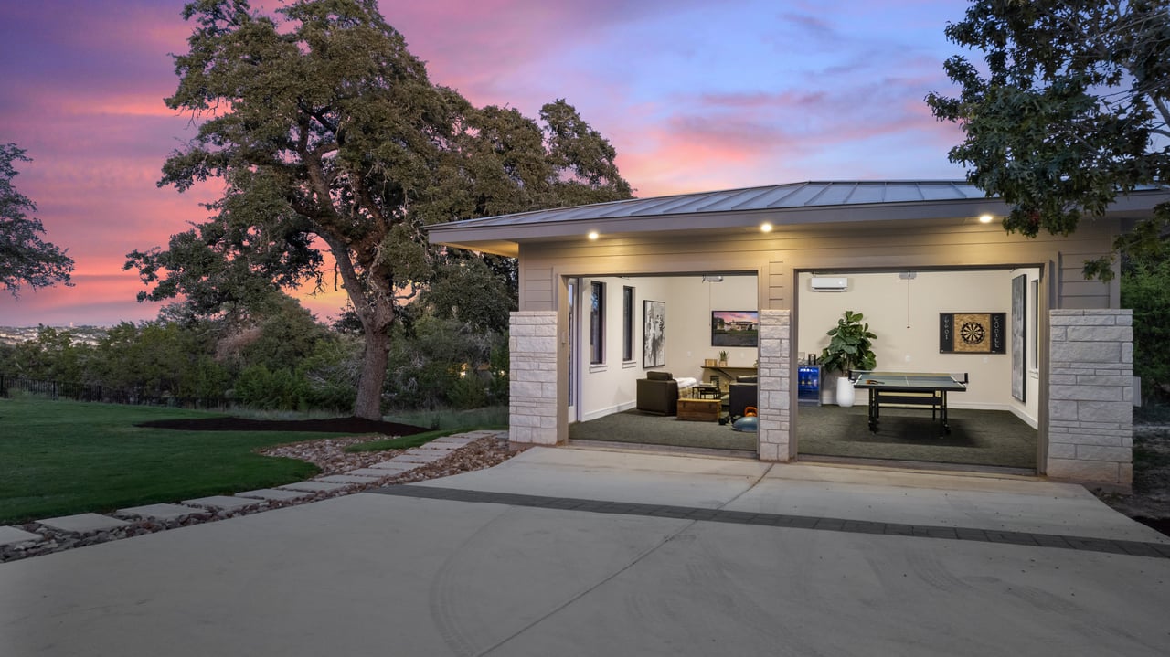 Bee Caves Single Story with Air Conditioned 2nd 2-Car Garage/ADU
