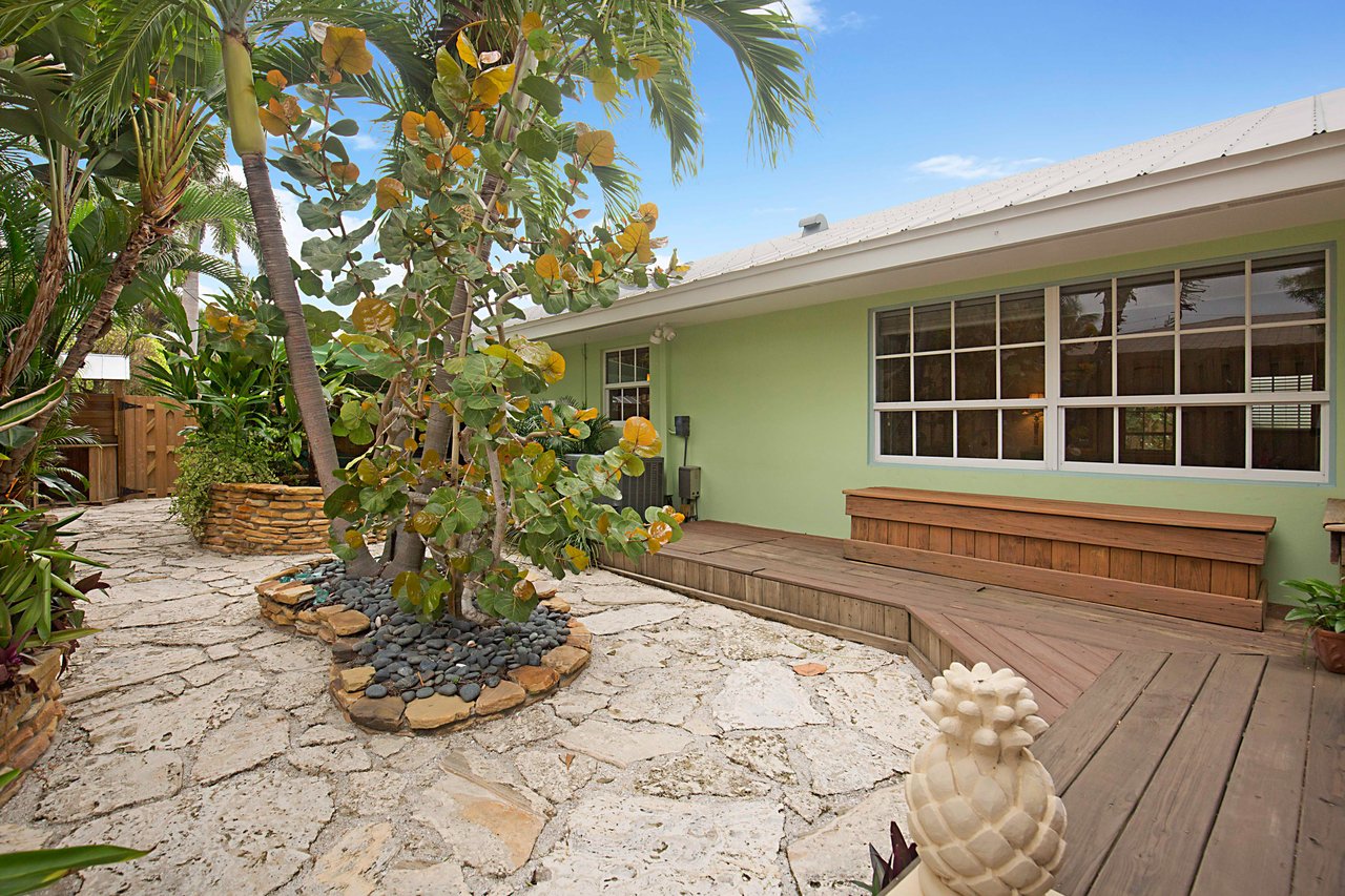 406 Venetian Dr